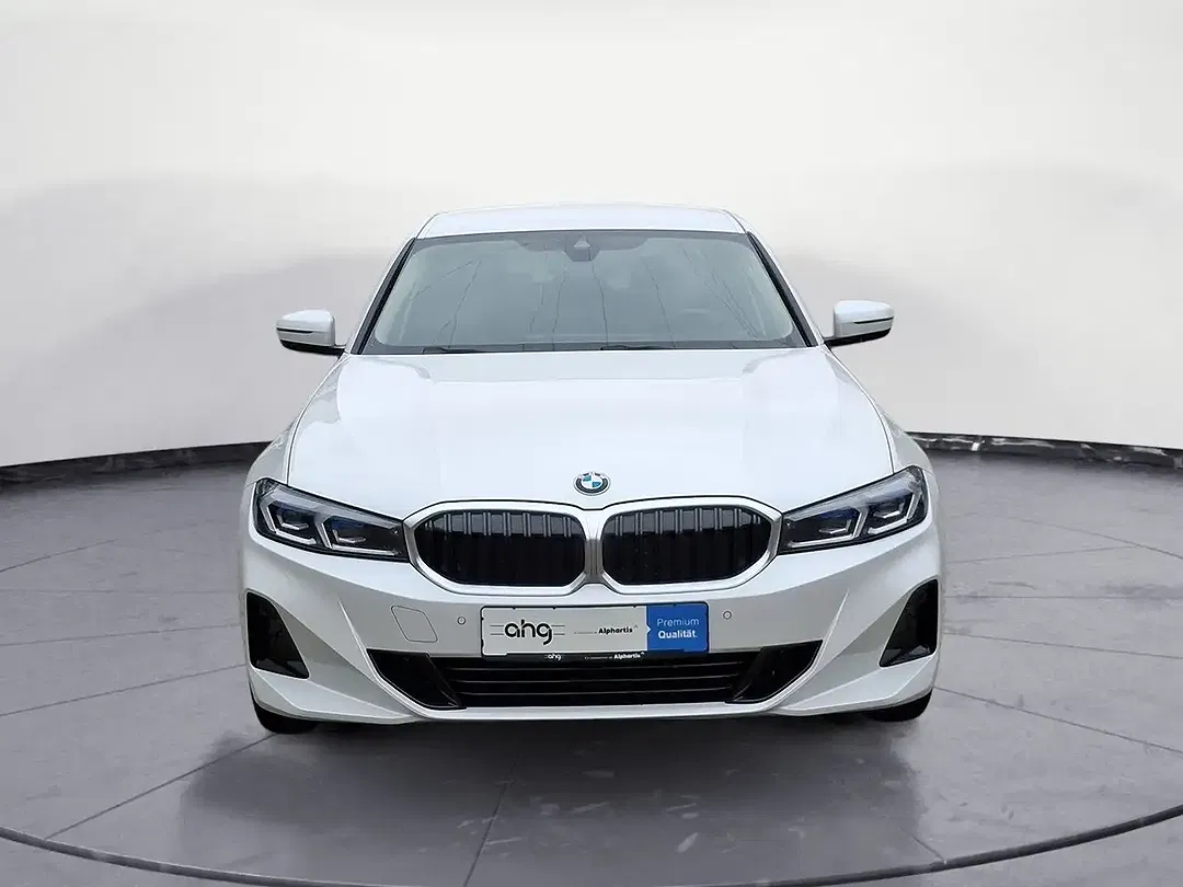 BMW 320 - Thumbnail 9