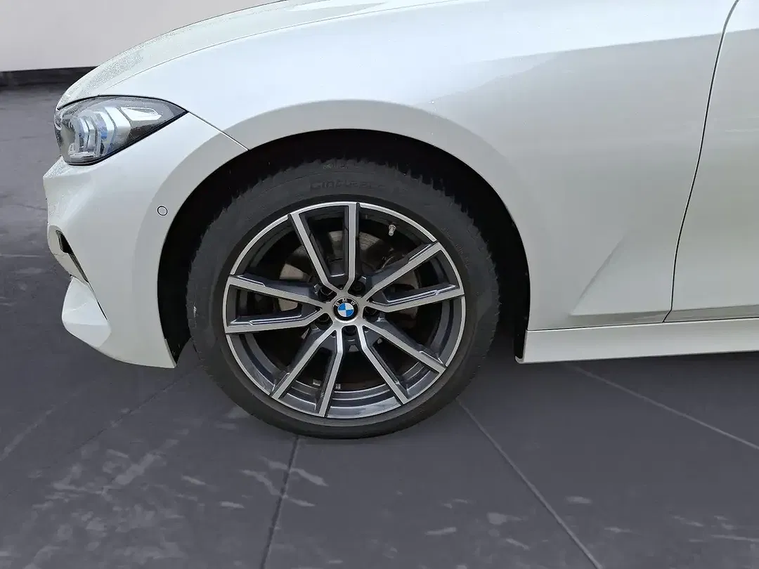 BMW 320 - Thumbnail 7