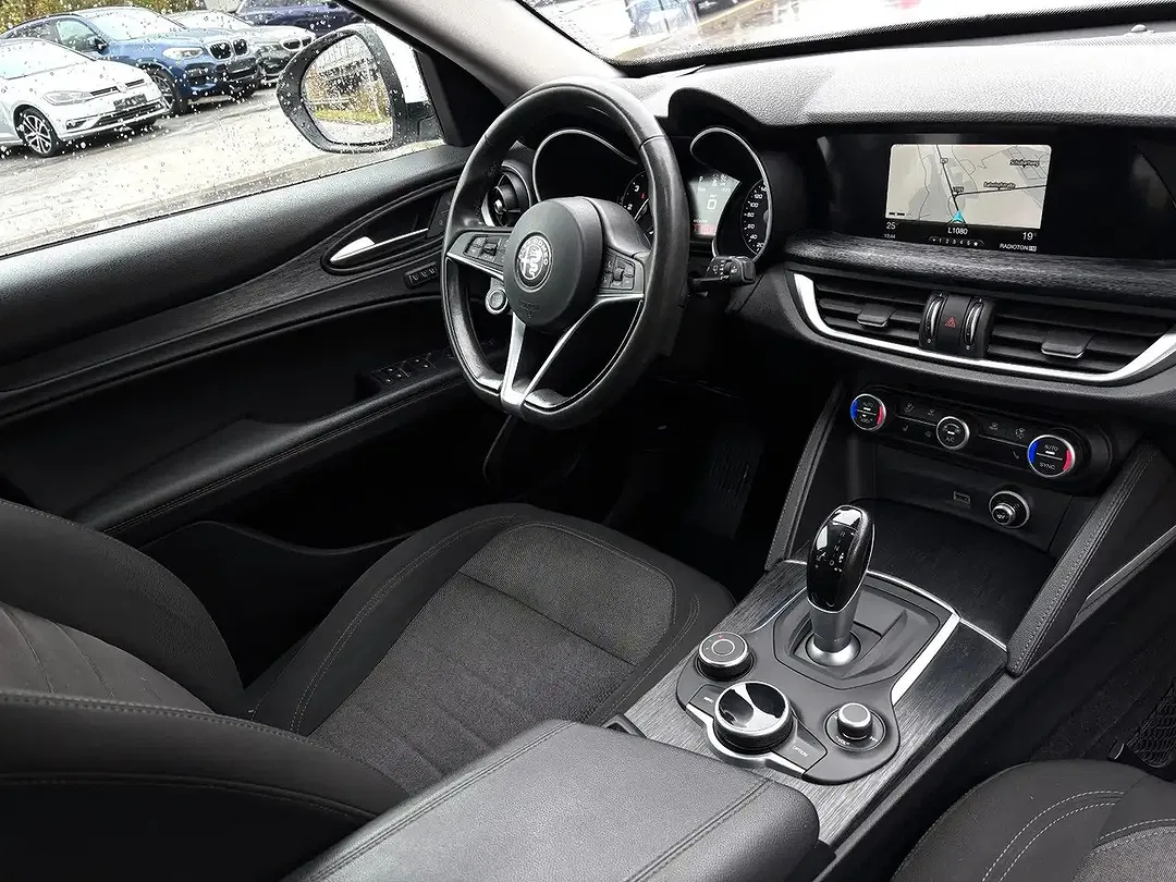 Alfa Romeo Stelvio Business - Thumbnail 5