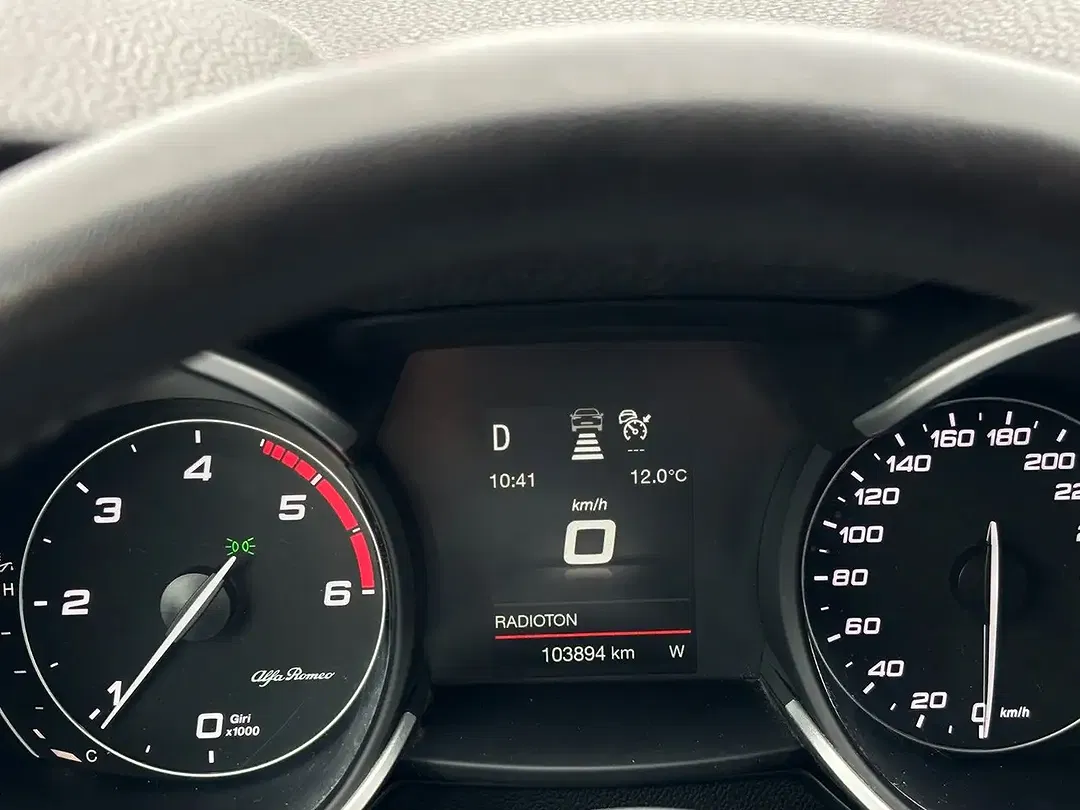Alfa Romeo Stelvio Business - Thumbnail 6