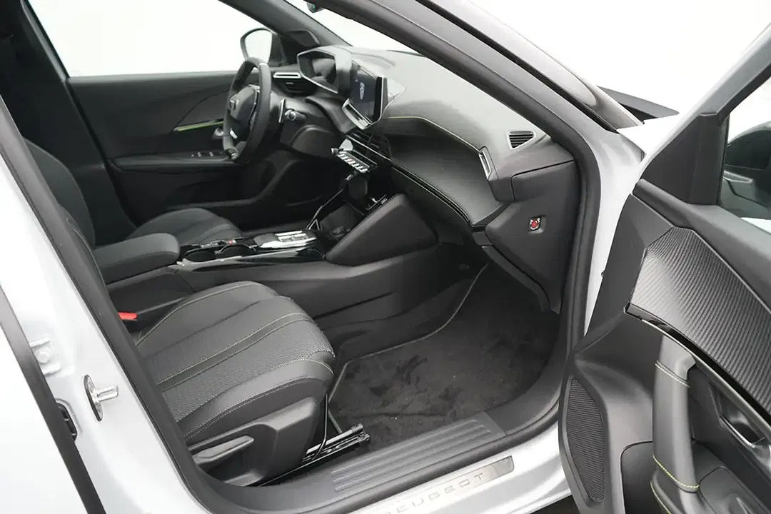 Peugeot 2008 130 PureTech GT - Thumbnail 5
