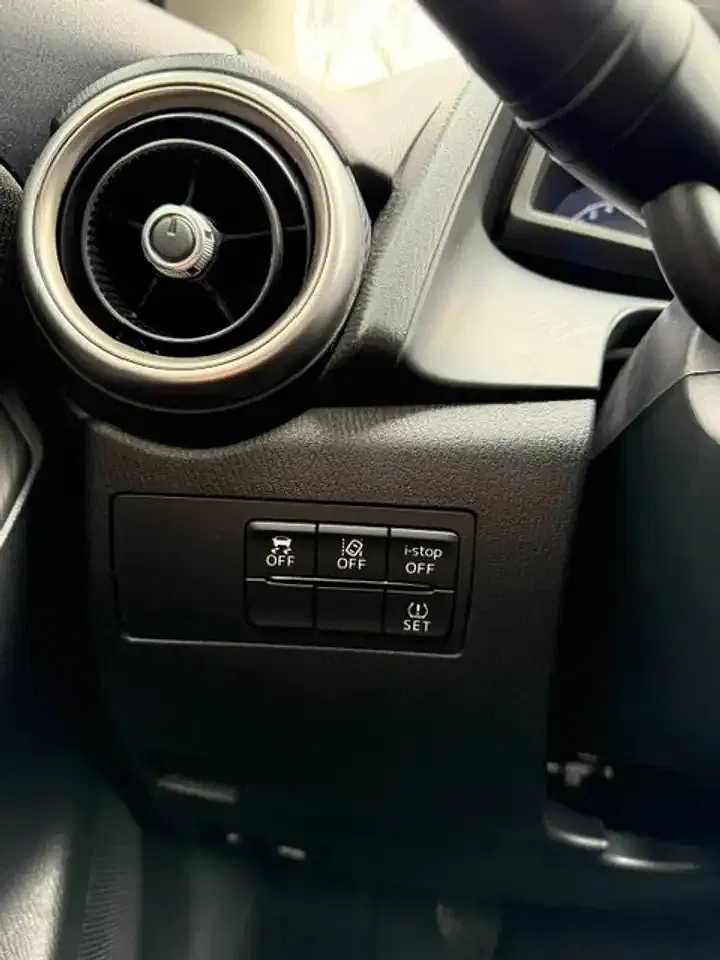 Mazda 2 Takumi - Thumbnail 11