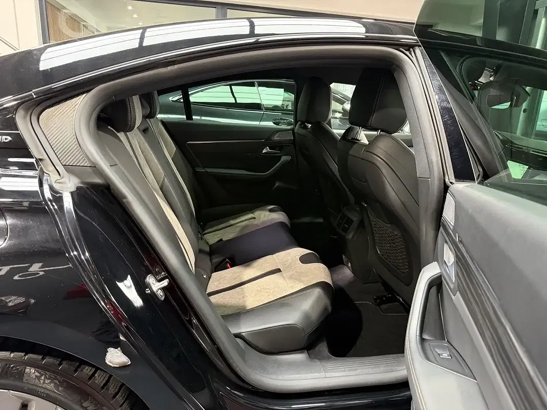 Peugeot 508 225 Hybrid GT - Thumbnail 12