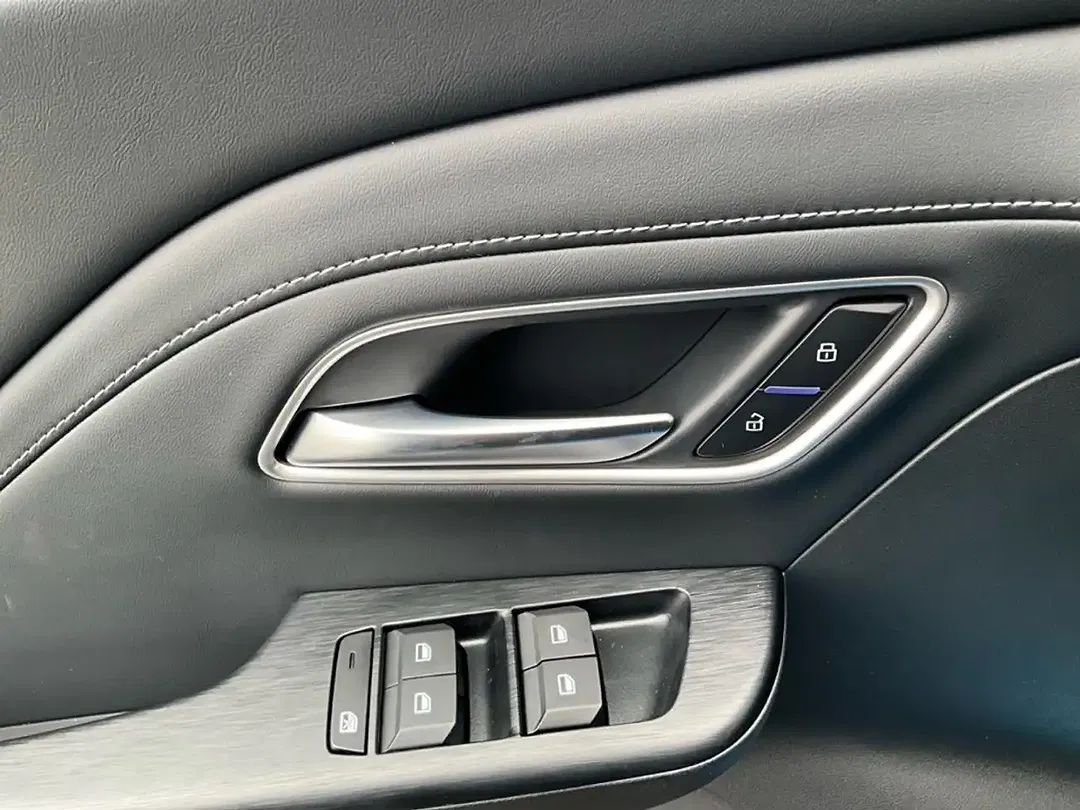 MG ZS Hybrid+ Luxury - foto 15
