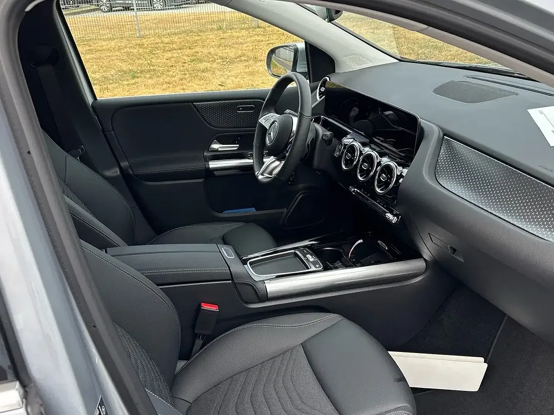 Mercedes-Benz B 200 - Thumbnail 13