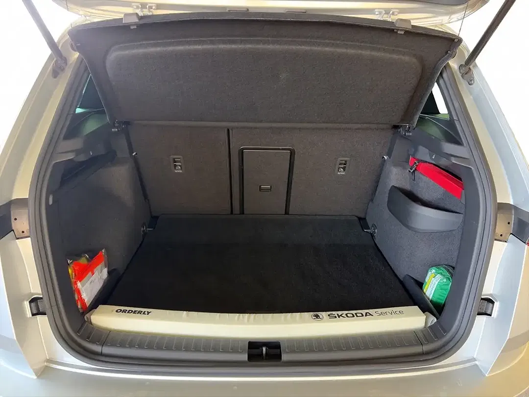 Skoda Karoq 1.5 TSI ACT DSG Sportline - Thumbnail 9