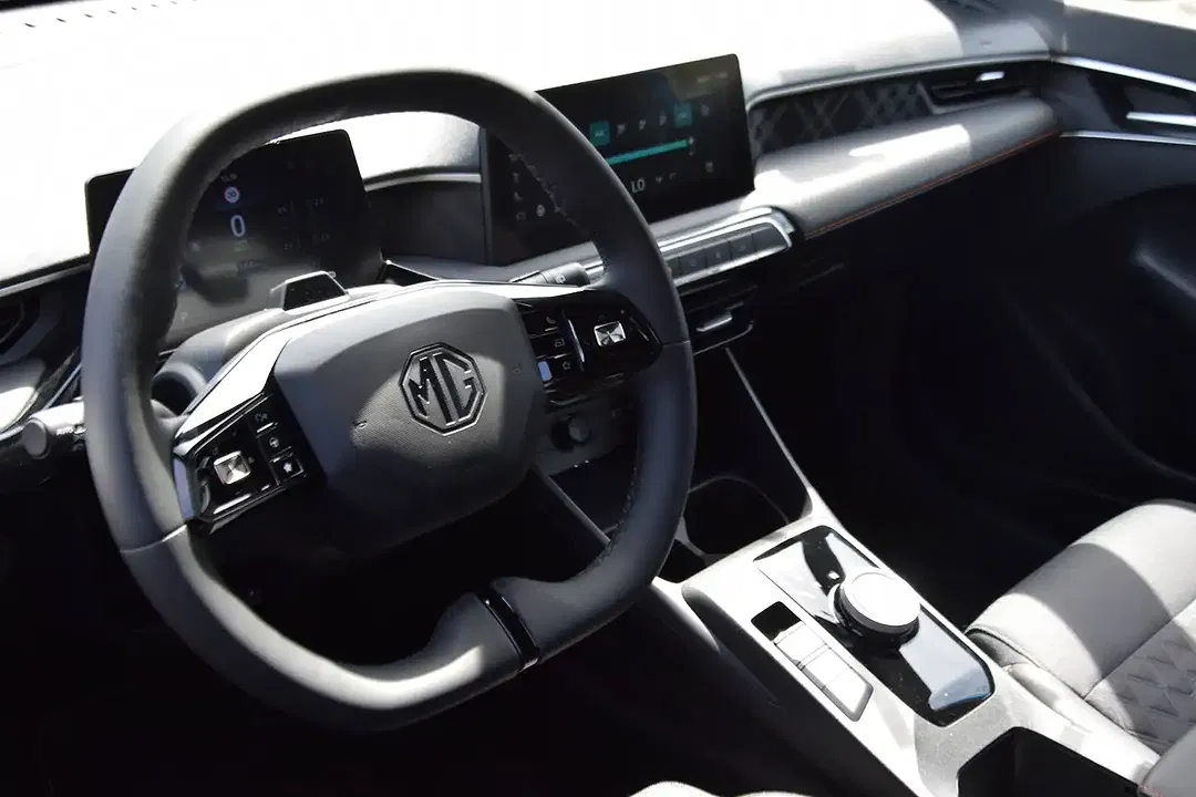 MG MG3 Luxury - Thumbnail 14