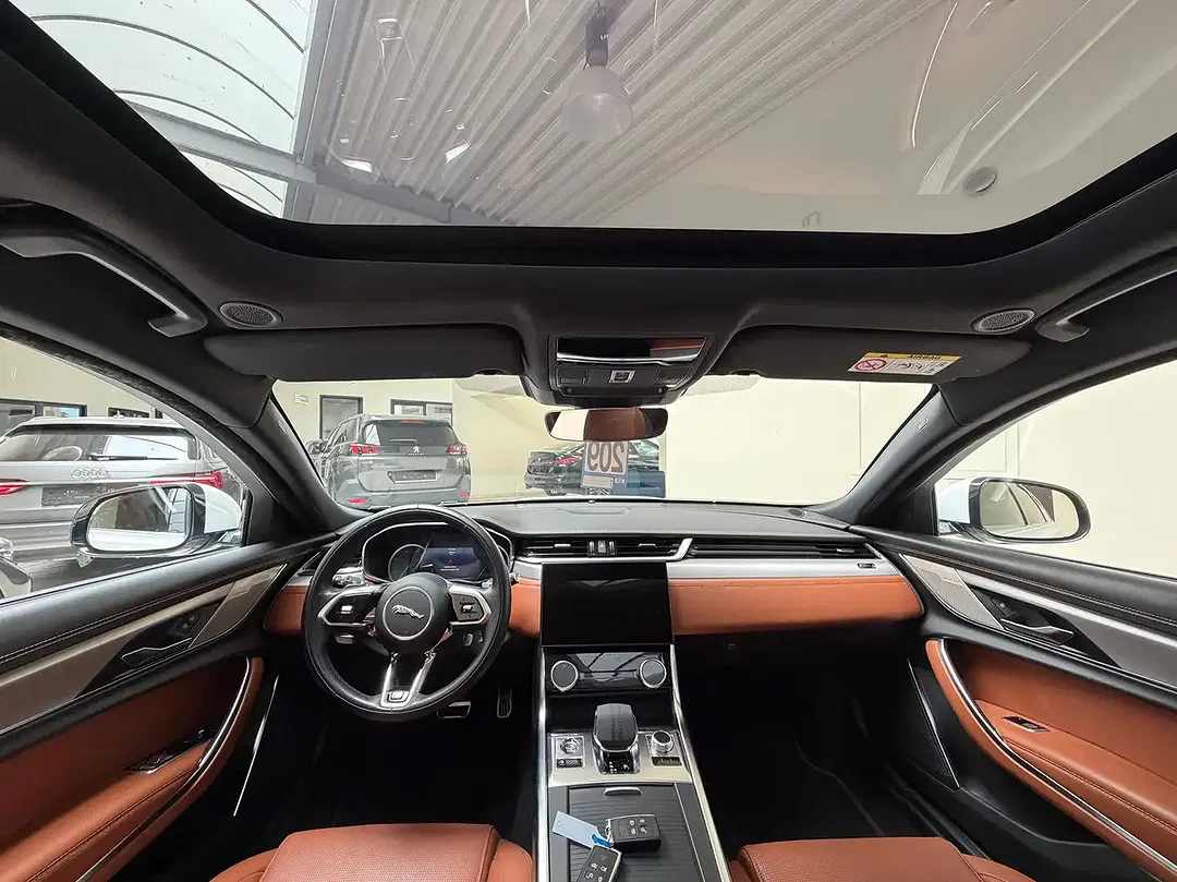 Jaguar XF D200 2.0 MHEV Sportbrake R-Dynamic S - Thumbnail 11
