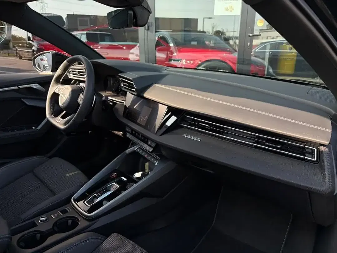 Audi S3 quattro - Thumbnail 13