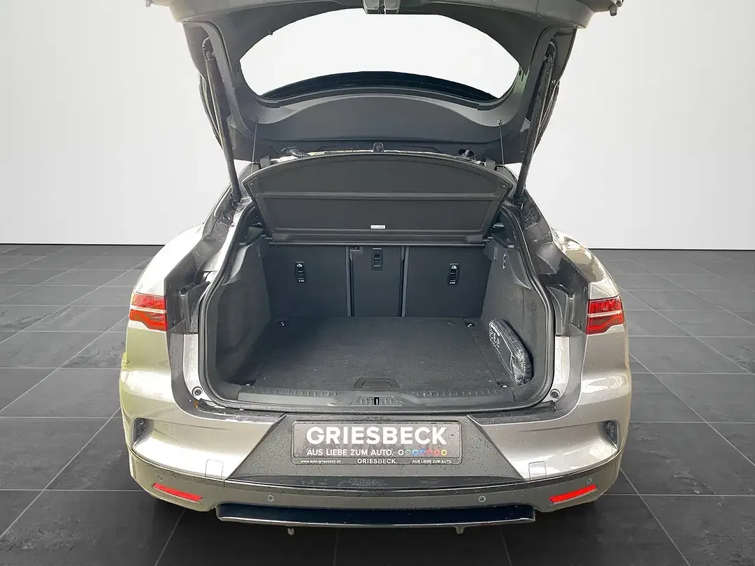 Jaguar I-Pace EV400 - Thumbnail 14