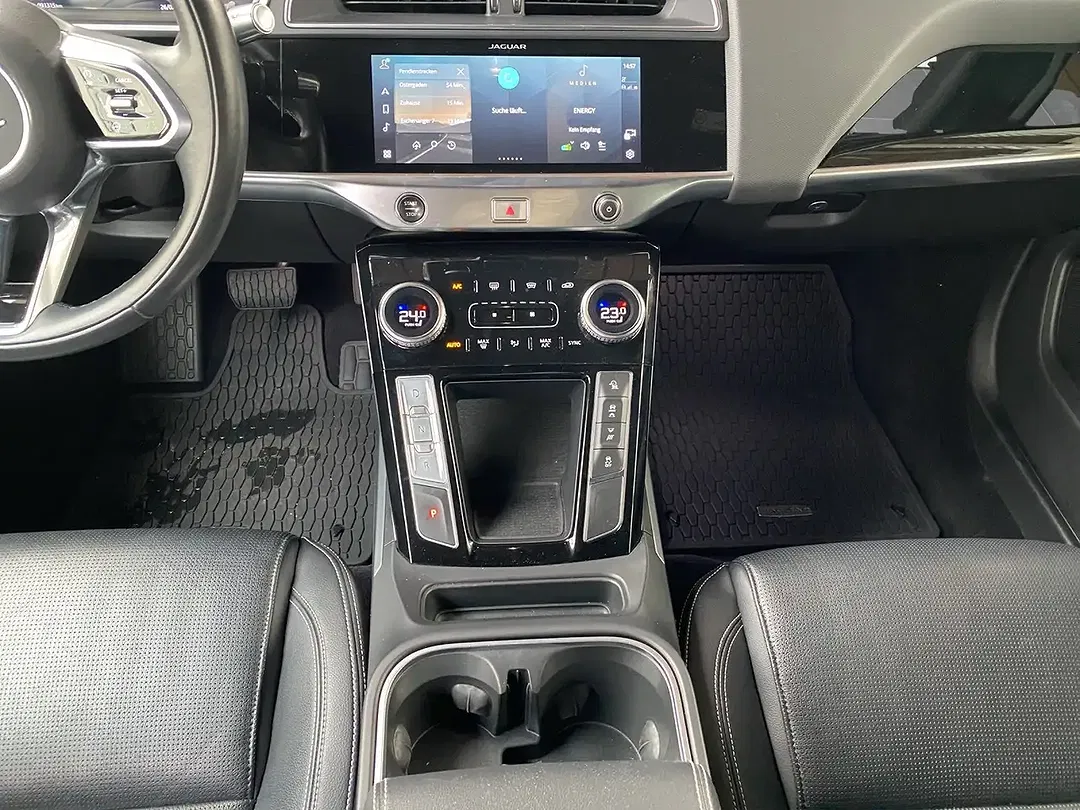 Jaguar I-Pace EV400 - Thumbnail 9