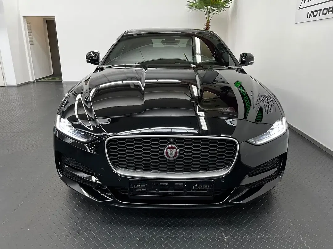 Jaguar XE 4x4 S - Thumbnail 7