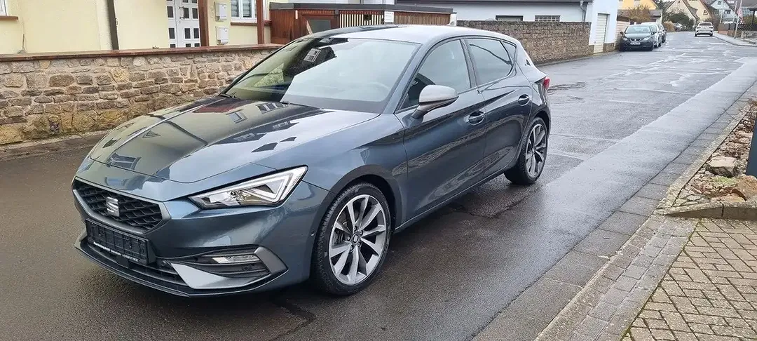 SEAT Leon 1.5 TSI DSG FR - foto 1