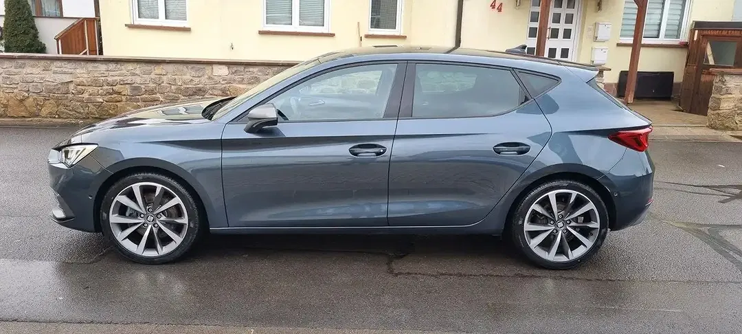 SEAT Leon 1.5 TSI DSG FR - foto 2