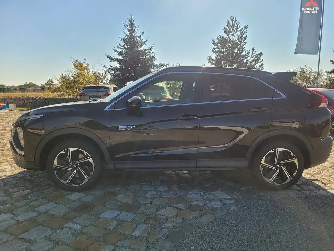 Mitsubishi Eclipse Cross 2.4 PHEV MIVEC Intro Edition - foto 2