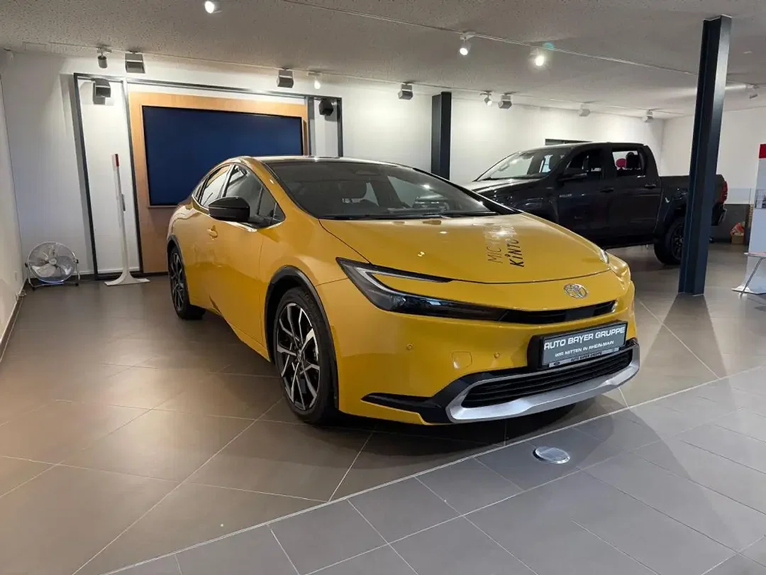Toyota Prius PHEV Executive - Afbeelding 1