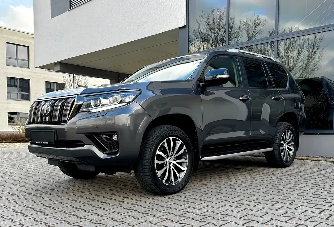 Toyota Land Cruiser - foto 1