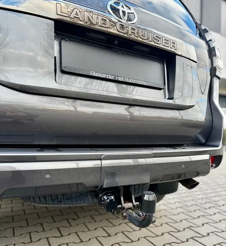 Toyota Land Cruiser - Thumbnail 11