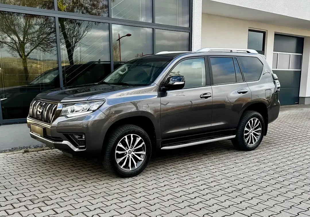 Toyota Land Cruiser - Thumbnail 5