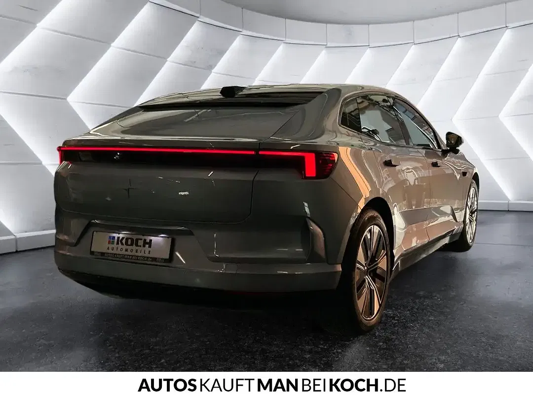 Polestar 4 Long Range Pilot Plus - Thumbnail 5