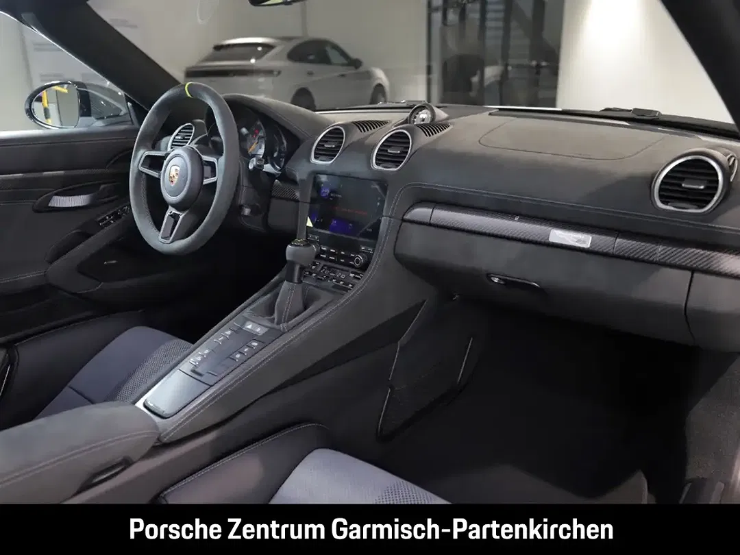 Porsche 718 Spyder RS - Thumbnail 10