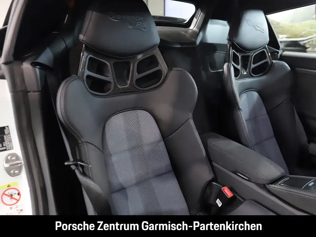 Porsche 718 Spyder RS - Thumbnail 11