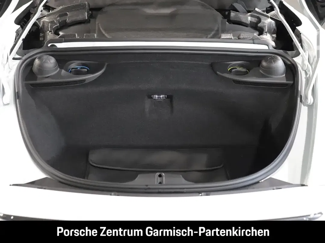 Porsche 718 Spyder RS - Thumbnail 13