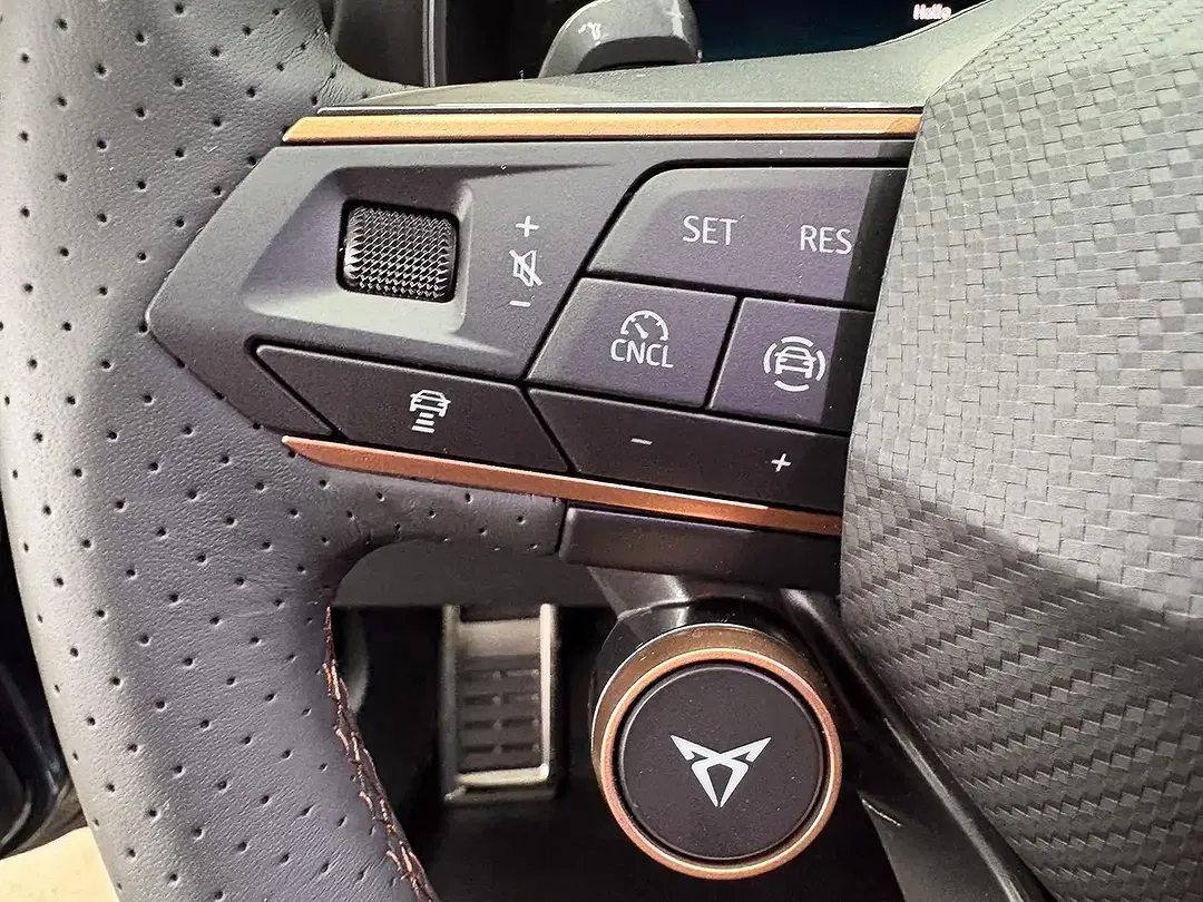 CUPRA Leon 1.5 eTSI DSG Sportstourer - Thumbnail 14