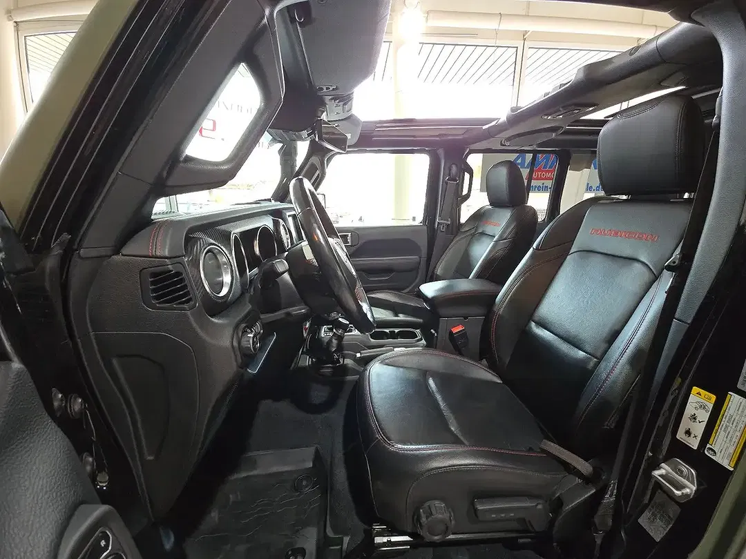 Jeep Wrangler Unlimited Rubicon - Thumbnail 13