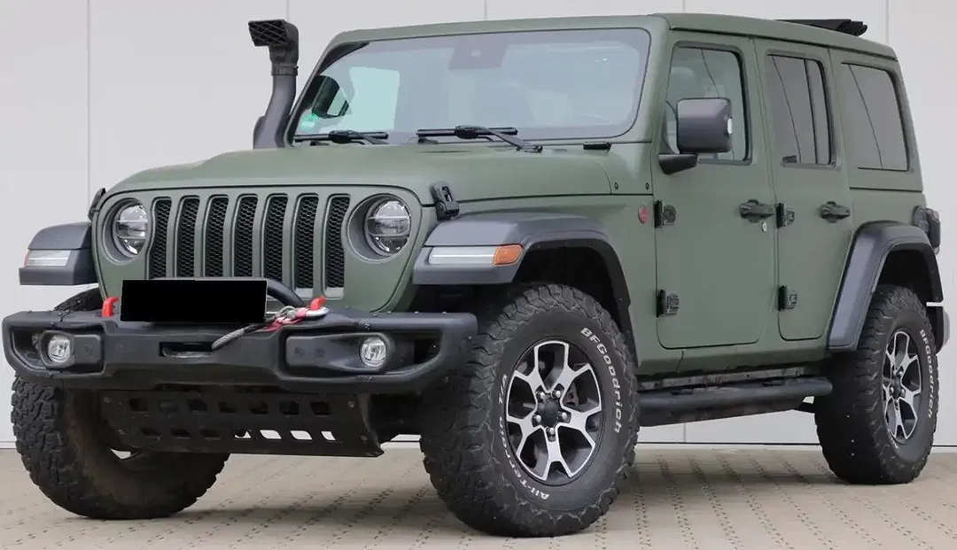 Jeep Wrangler Unlimited Rubicon - Thumbnail 3
