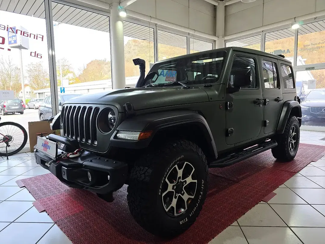 Jeep Wrangler Unlimited Rubicon - Thumbnail 6