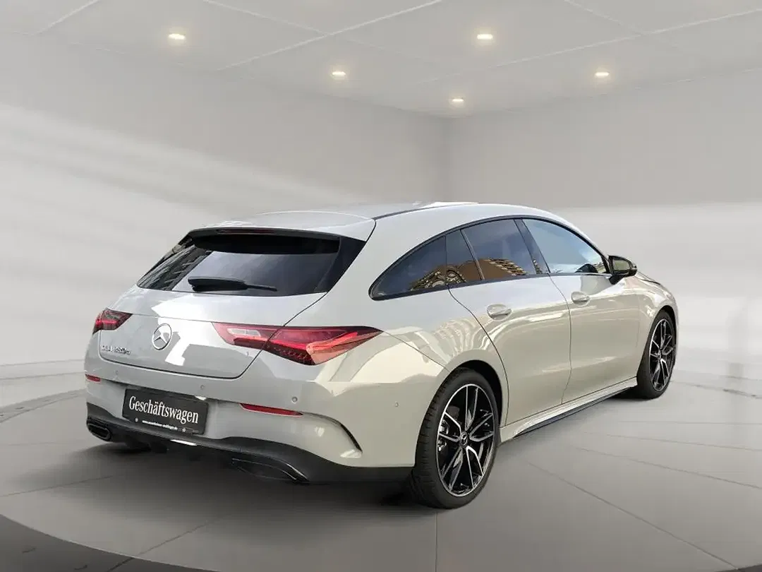 Mercedes-Benz CLA 220 AMG MBUX Night - foto 2