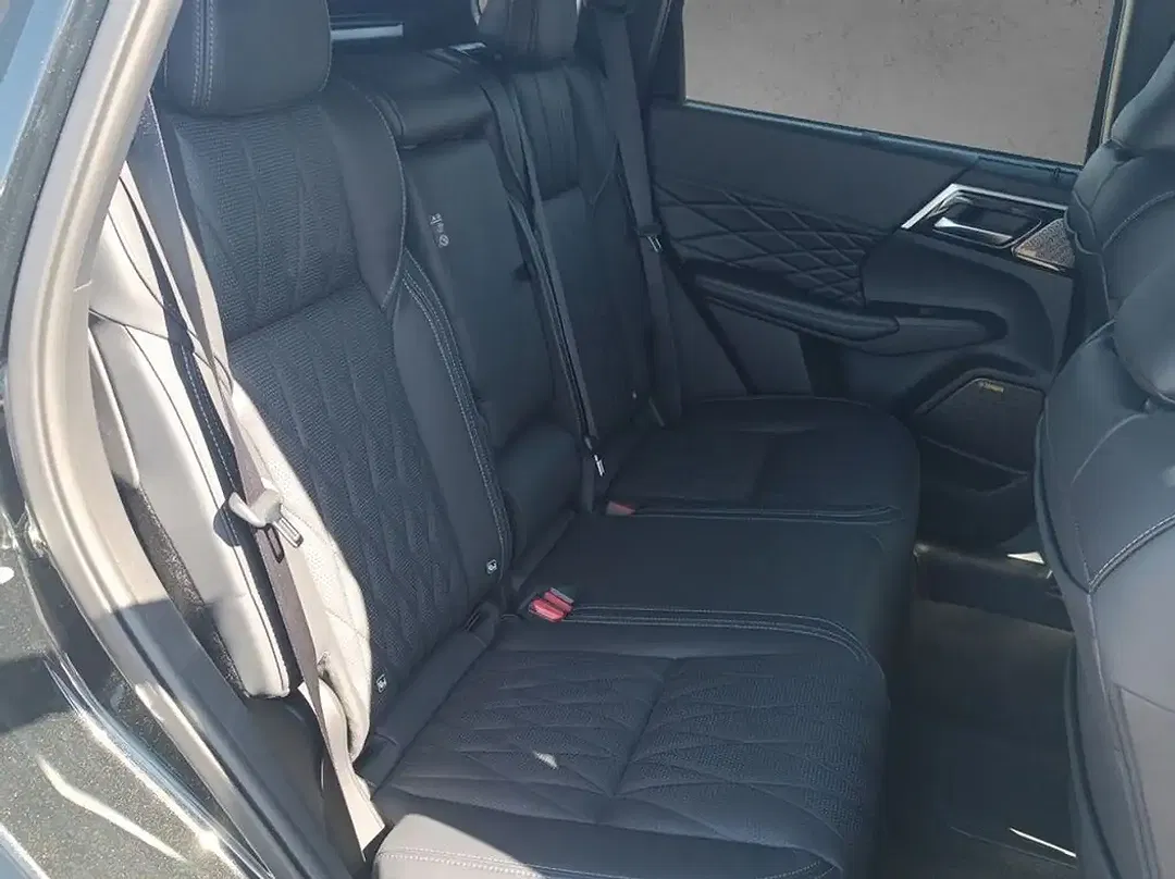 Mitsubishi Outlander 2.4 PHEV S-AWC Black Edition - Thumbnail 12