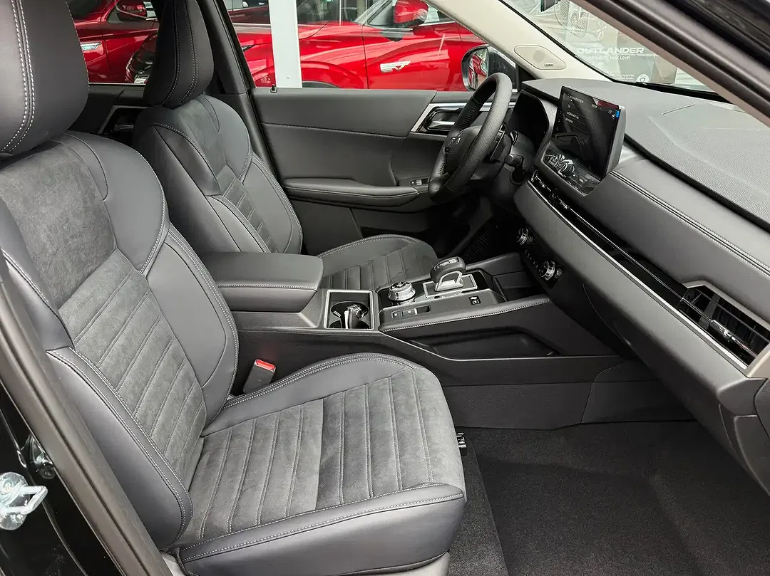 Mitsubishi Outlander 2.4 PHEV Hybrid 4WD Intro Edition - Thumbnail 10
