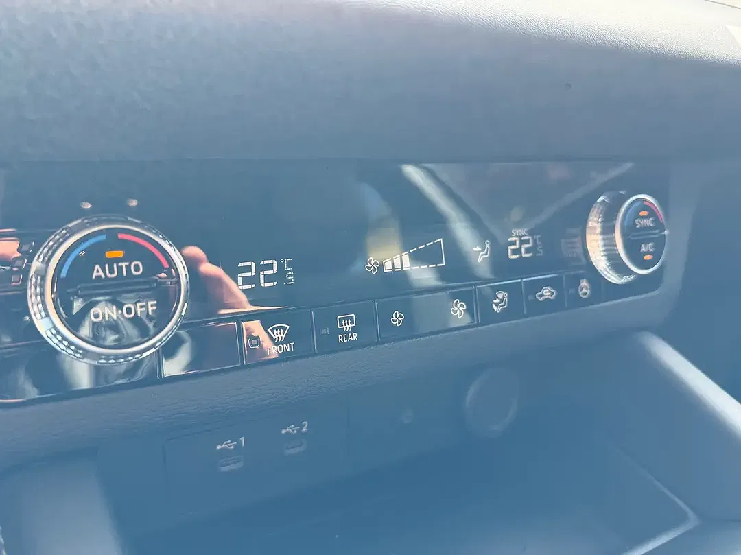 Mitsubishi Outlander 2.4 PHEV Hybrid 4WD Intro Edition - Thumbnail 19