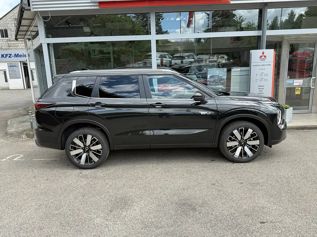 Mitsubishi Outlander 2.4 PHEV Hybrid 4WD Intro Edition - Thumbnail 5
